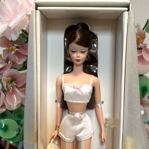 Lingerie Silkstone Barbie Doll #2. Brunette Gold Label Limited Edition.
